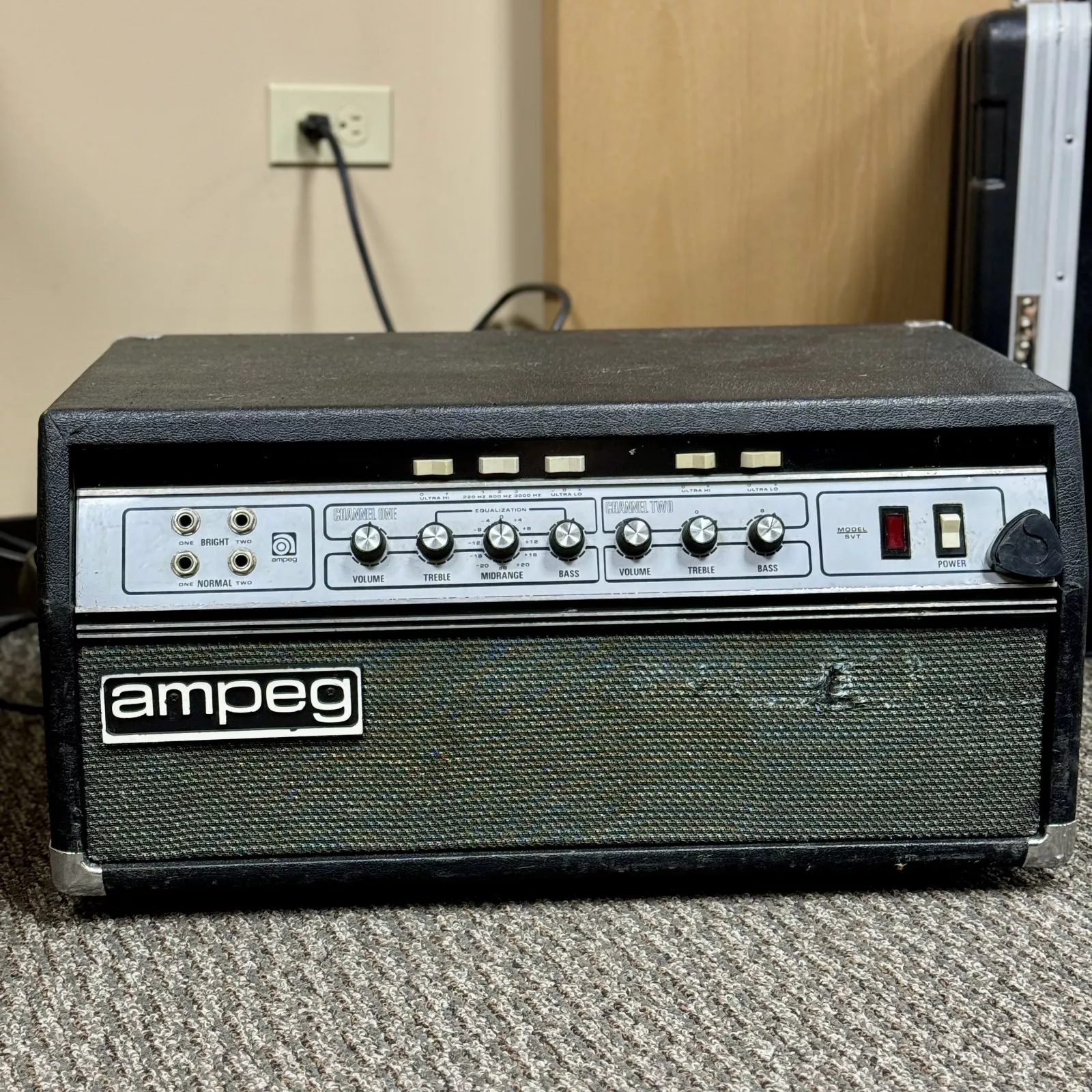 1970-s-ampeg-svt-300-watt-tube-bass-head 1970'S AMPEG SVT 300-WATT TUBE BASS HEAD