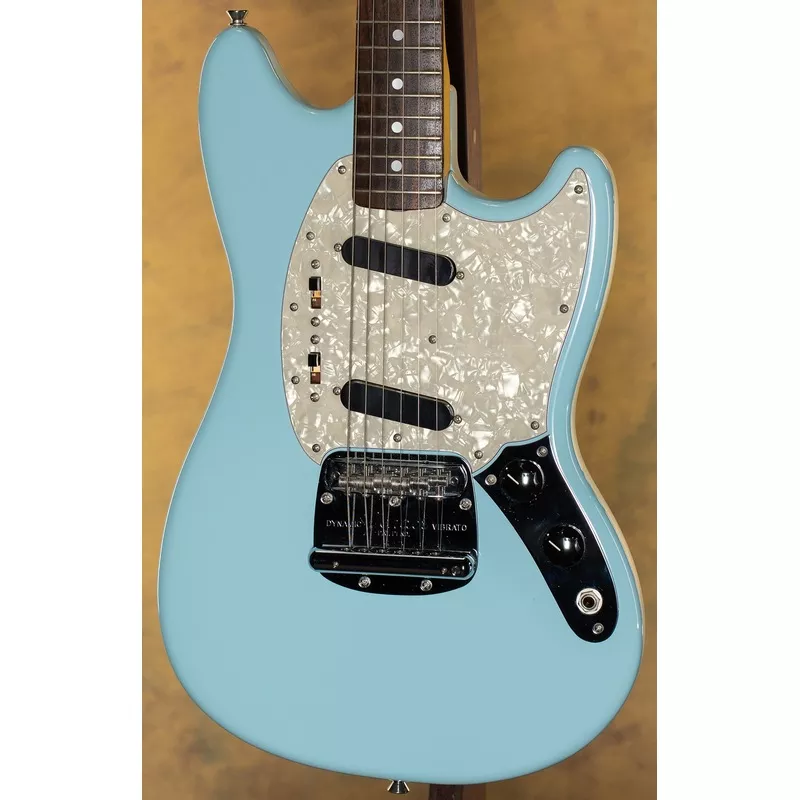 2010-fender-classic-series-65-mustang-daphne-blue 2010 Fender Classic Series ’65 Mustang Daphne Blue
