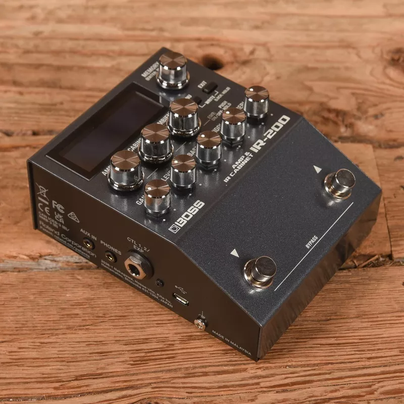 boss-ir-200-amp-ir-cabinet Boss IR-200 Amp and IR Cabinet
