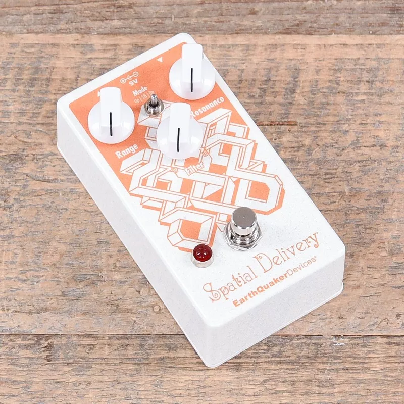 Earthquaker Devices Spatial Delivery v2 Envelope Filter with Sample & Hold