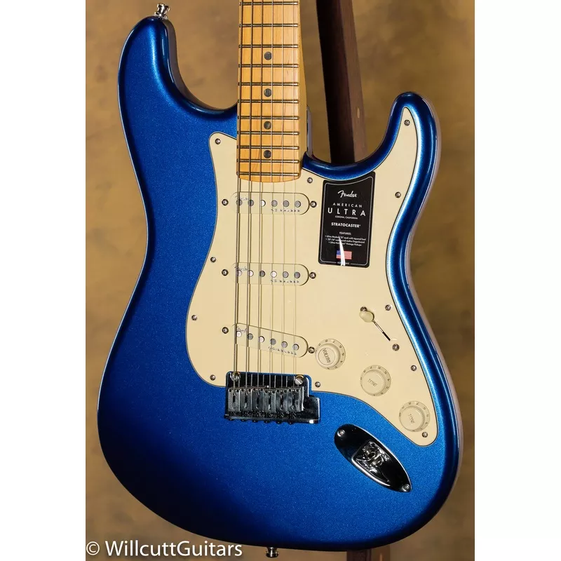 Fender American Ultra Stratocaster Cobra Blue Maple