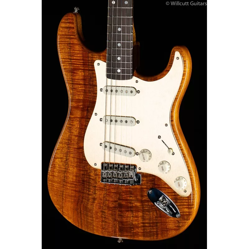Fender Custom Shop Artisan Stratocaster Koa