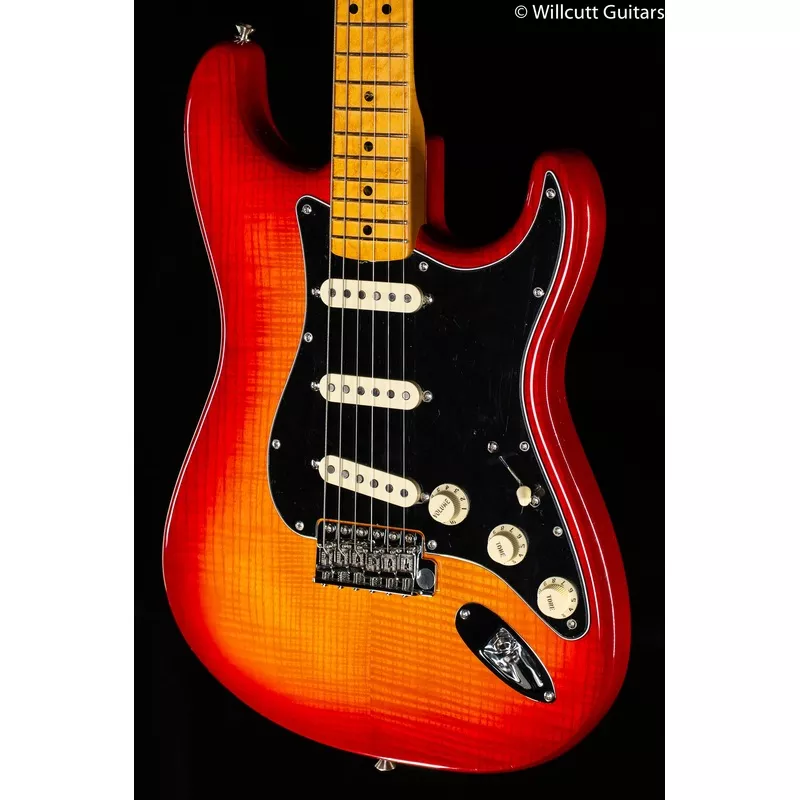 Fender Rarities Flame Ash Top Stratocaster Plasma Red Burst (741)