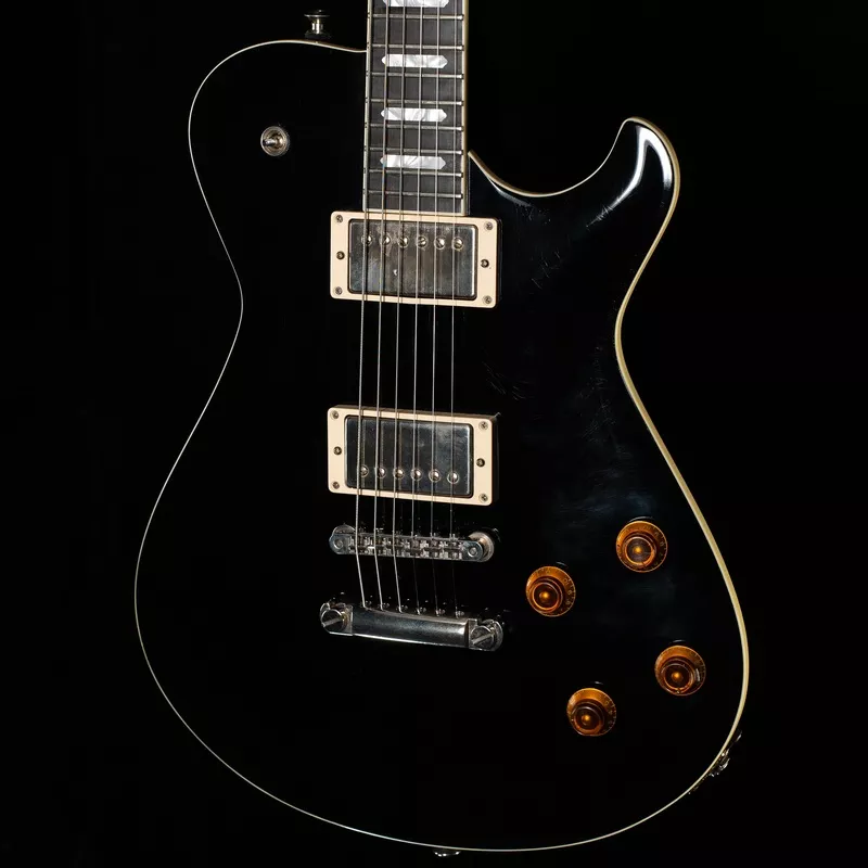 knaggs-eric-steckel-kenai-t-s-black-creme-binding-324 Knaggs Eric Steckel Kenai T/S Black Creme binding (324)