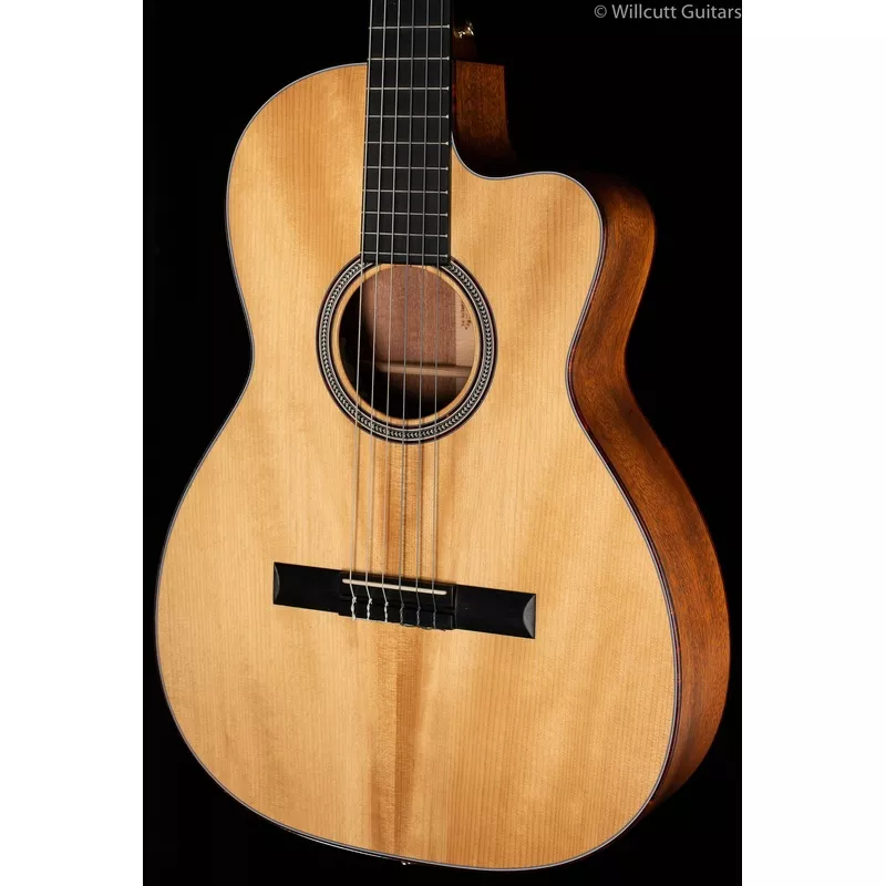 Martin Custom Shop 000-12 Cutaway Nylon