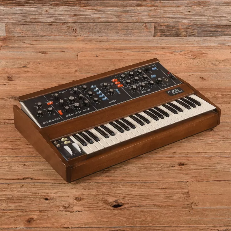moog-minimoog-model-d-44-key-monophonic-synthesizer1972 Moog Minimoog Model D 44-Key Monophonic Synthesizer1972