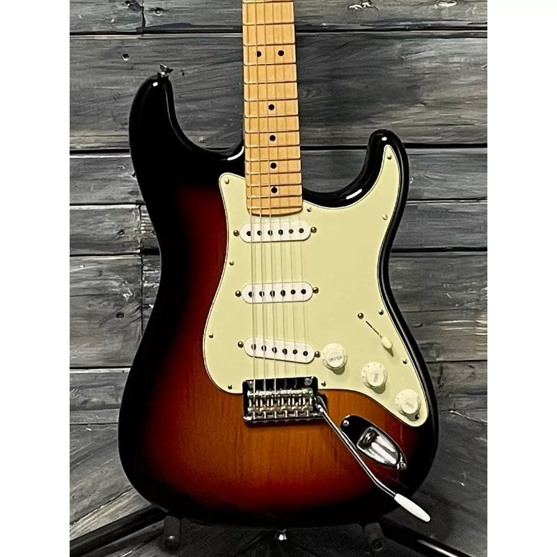 Used Fender 2017 American Professional Stratocaster with Fender Case