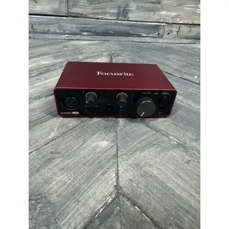 Used – Focusrite Scarlett Solo 3rd Gen USB Audio Interface 2019 – Present – Red / Black