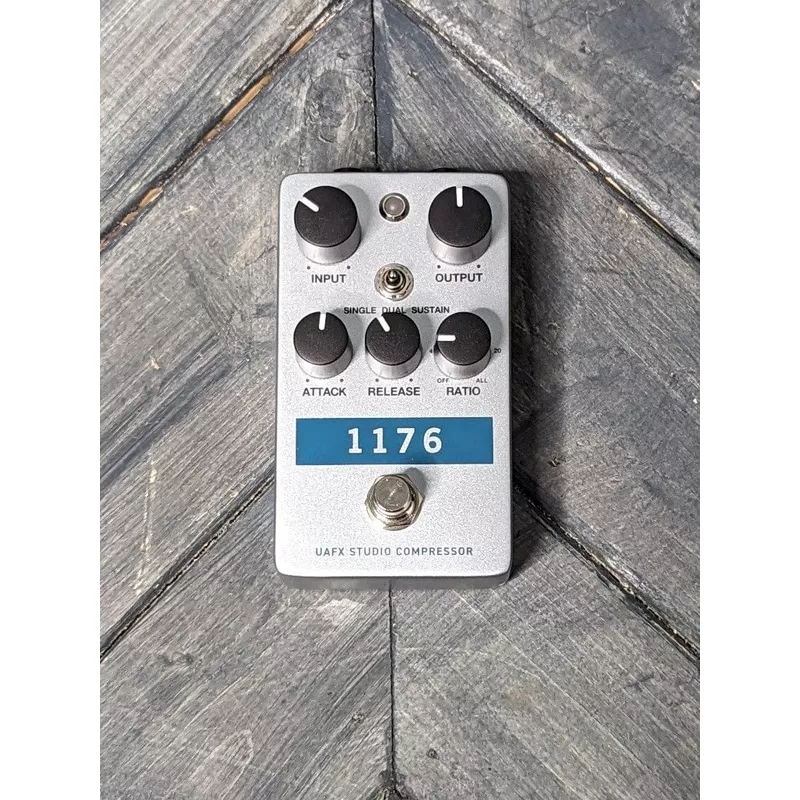 used-universal-audio-uafx-1176-studio-compressor-pedal Used Universal Audio UAFX 1176 Studio Compressor Pedal