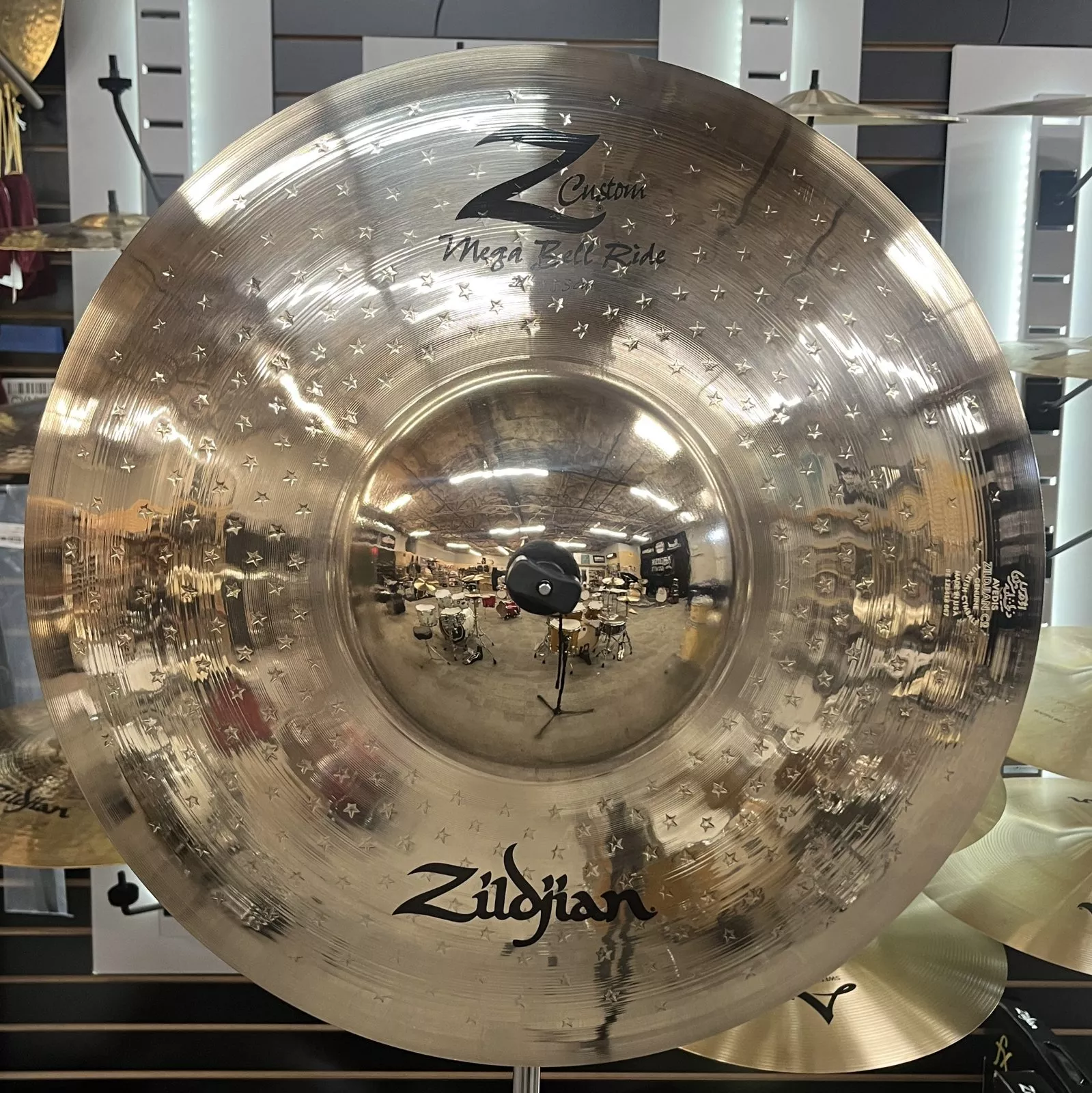 zildjian-z40121-21-z-custom-mega-bell-ride-3674g-floor-model ZILDJIAN Z40121 21" Z CUSTOM MEGA BELL RIDE 3674G - FLOOR MODEL